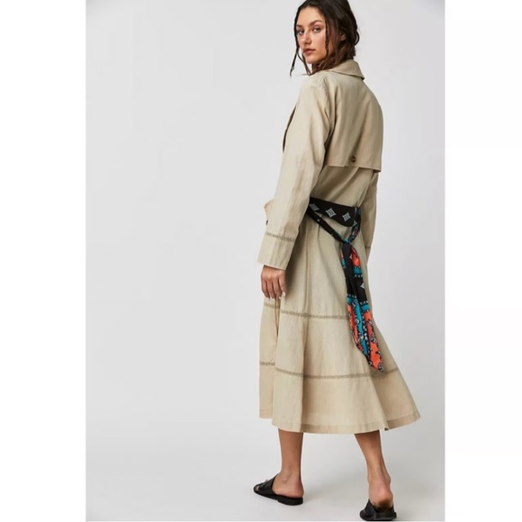 NWT. Retail $198. Size M. Free People “Rory Duster”Light Tan Trench Coat. - Picture 2 of 6